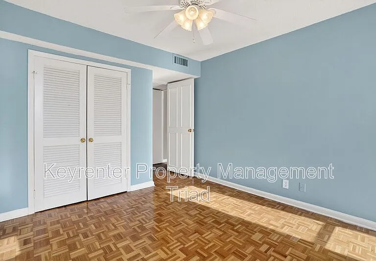 1101 N Elm St #104 — Photo 21