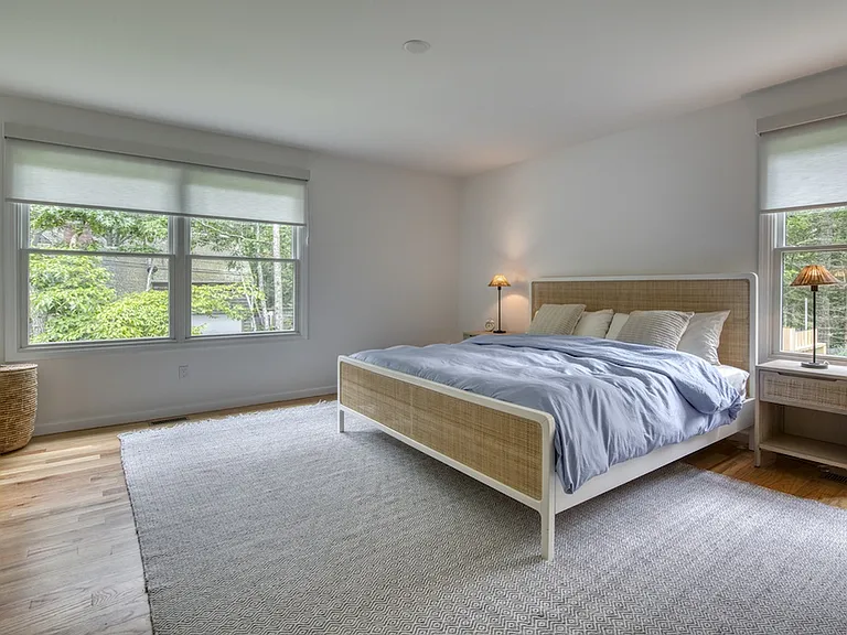 23 Crystal Dr — Photo 4