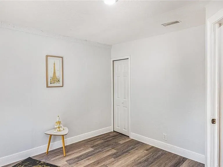 Carolyn Ave — Photo 18