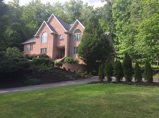 43 Little Sewickley Creek Rd, Sewickley, PA 15143