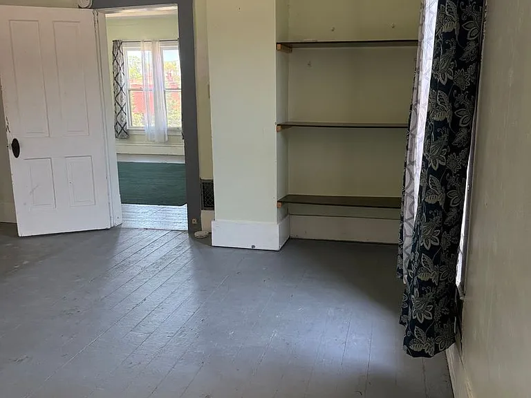822 N High St — Photo 15