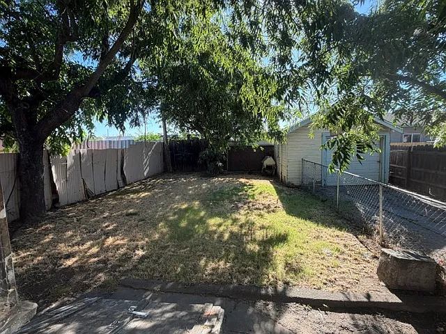 1446 S Aurora St — Photo 14