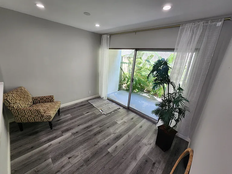 12744 Moorpark St #3 — Photo 38