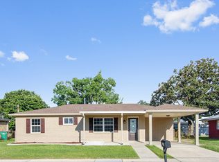 2616 Volpe Dr, Chalmette, LA 70043