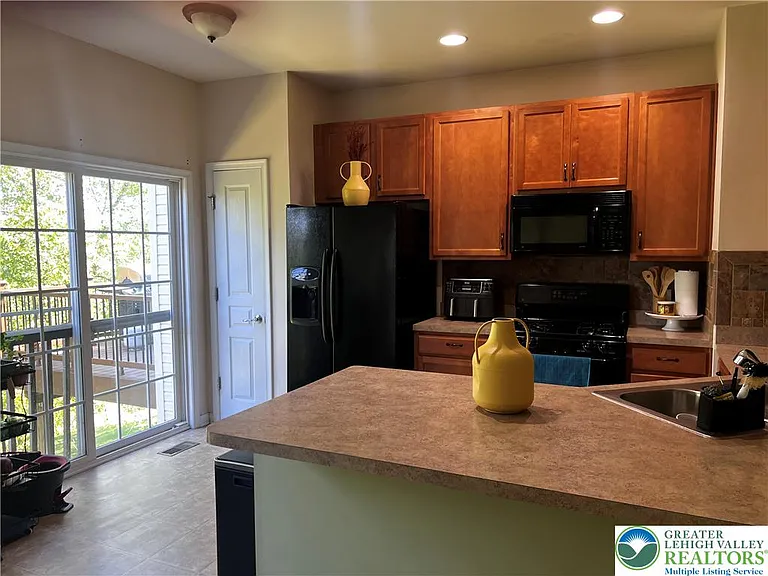 8549 Gateway Rd — Photo 14
