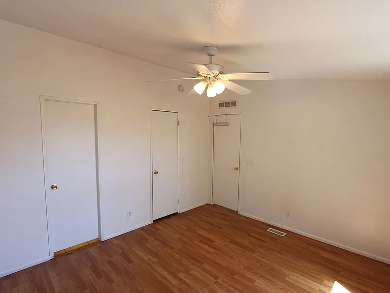 1743 W Mikey Dr — Photo 14