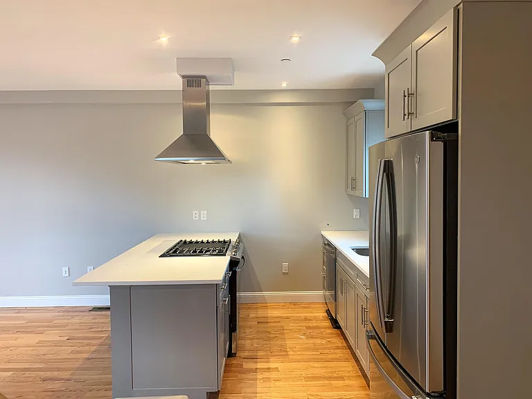 11 Goodhue St #2 — Photo 4