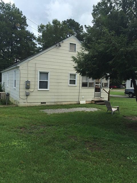 2nd image of 505 Waldo St