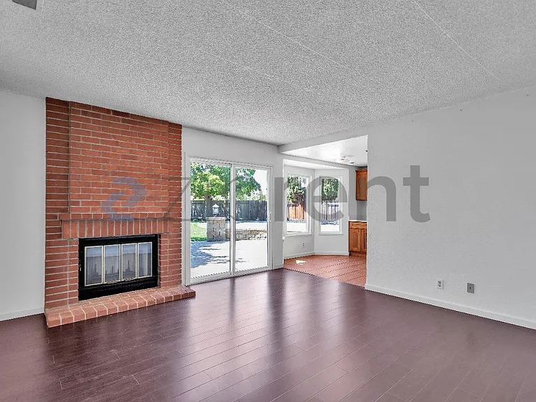 32805 Palmdale Ct — Photo 13