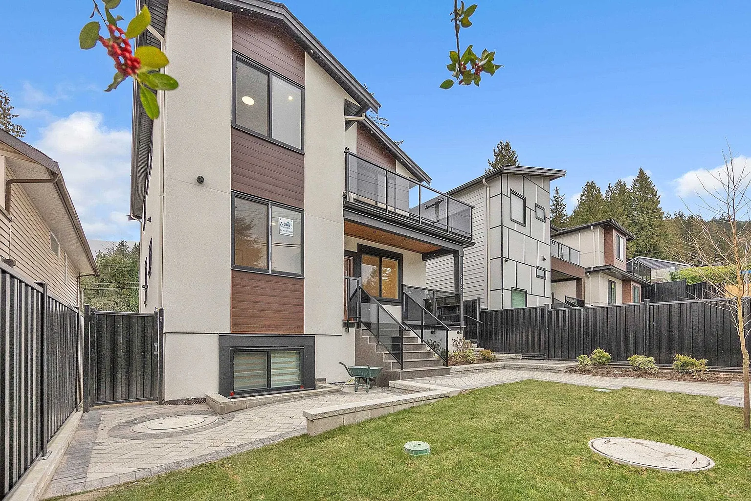 812 Montroyal Blvd photo 1