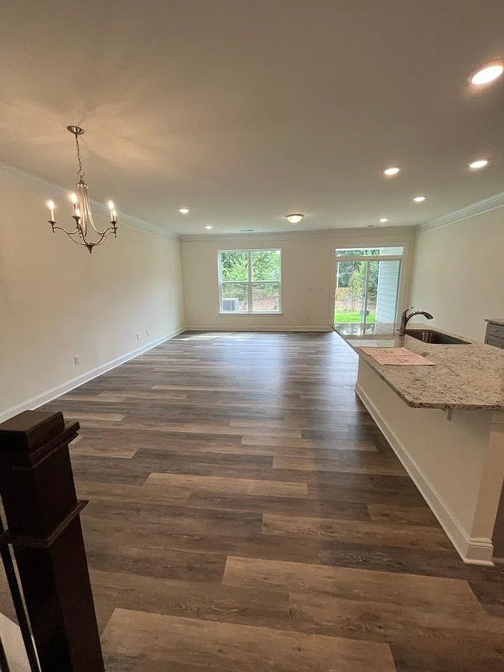 8018 Saluda Dr — Photo 3