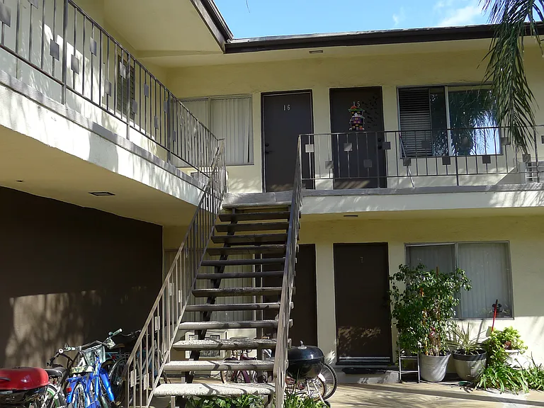 8740 Topanga Canyon Blvd #6 — Photo 36