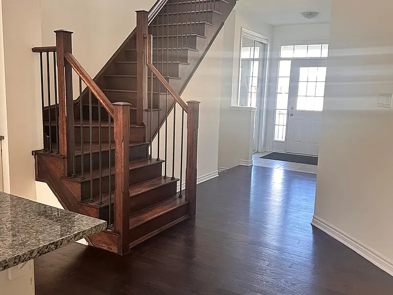 516 Equestrian Way — Photo 3