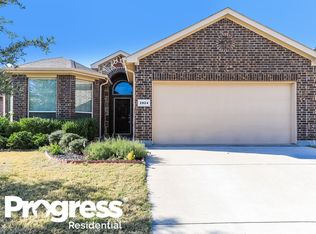 2924 Maple Creek Dr, Fort Worth, TX 76177