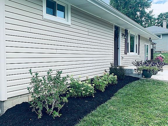 2nd image of 572 Eavey St