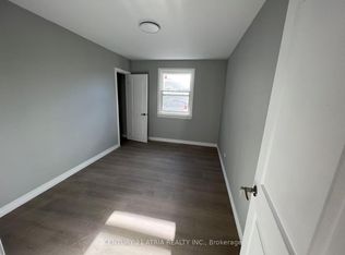 757 Lock St, Peterborough, ON K9J 2Z3