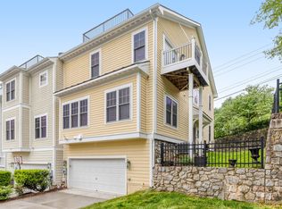 114 Mount High St, Occoquan, VA 22125