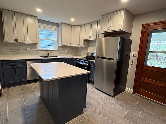 2nd image of 800 Morvale Rd