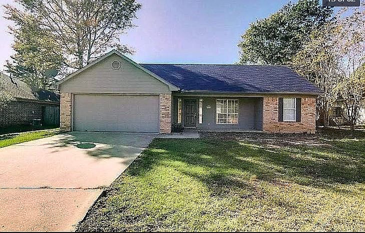 1st image of 27 Green Oak Cir