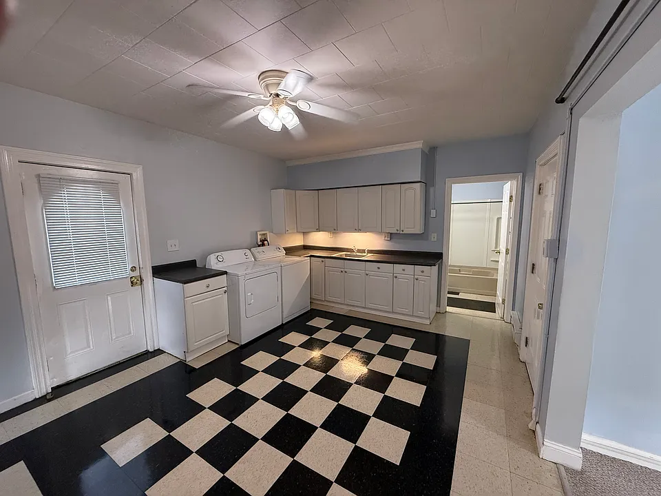 155 S Maple St #3