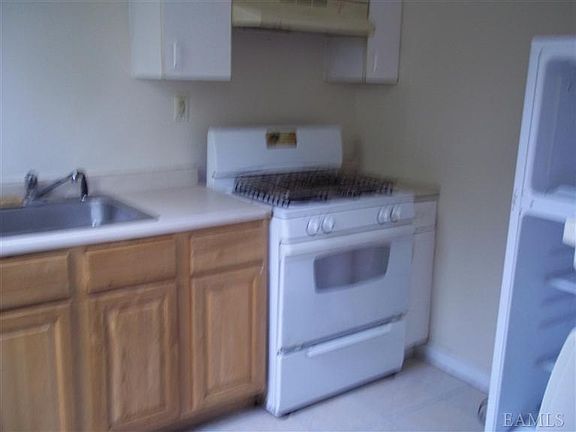4th image of 25 Orchard St