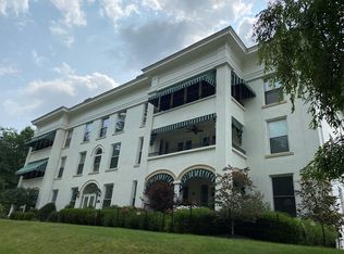 4 Arlington Dr, Wheeling, WV