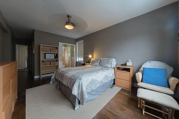 Sold by Silversons Realty LLC | media 8