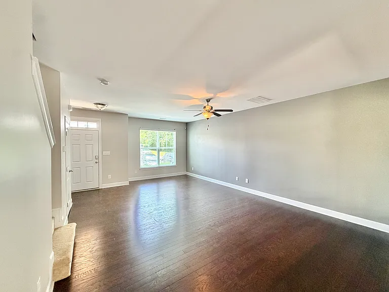 102 Harvest Oaks Ln — Photo 7