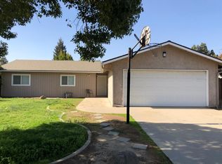 861 9th Ave, Kingsburg, CA 93631