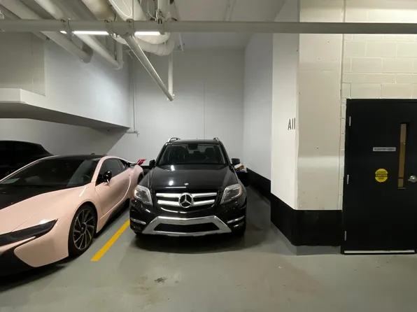 81 Wellesley St E, Toronto, ON M4Y 1H7