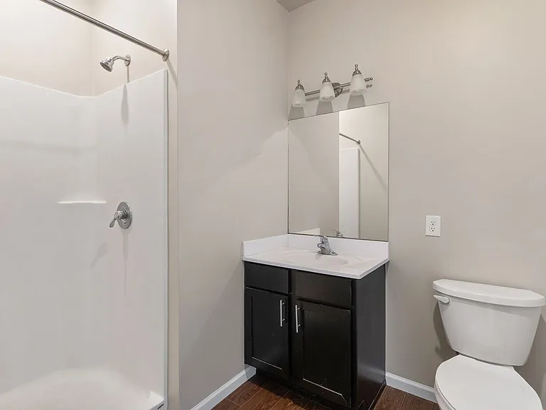 River West Apartments — Photo 57