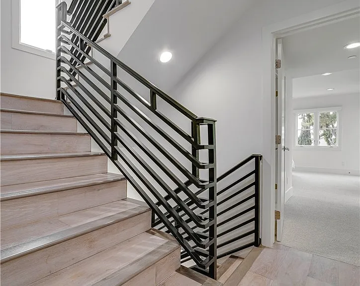 608 Heliotrope Ave — Photo 43