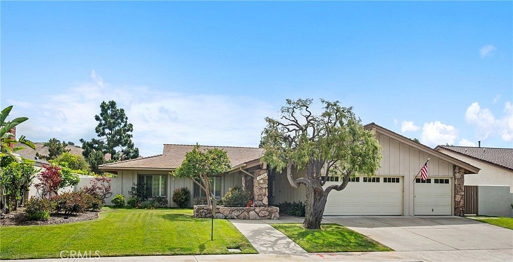 あーるいーあーるさん 5636 Southall Ter, Irvine, CA 92603 | Zillow