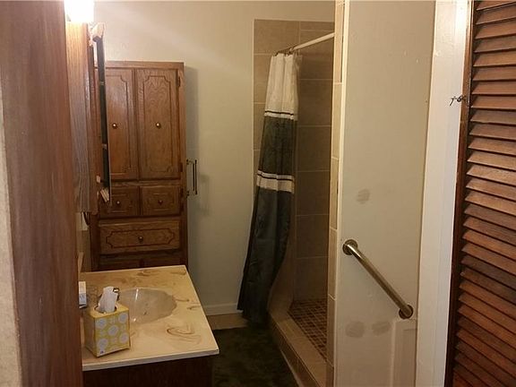 4th image of 306 W Lee Ave