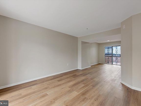 4th image of 3209 W Glenreed Ct