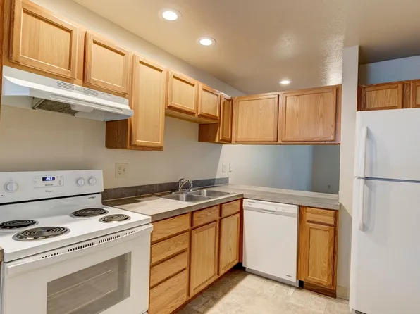 M0832 Arbor Terrace Apartments