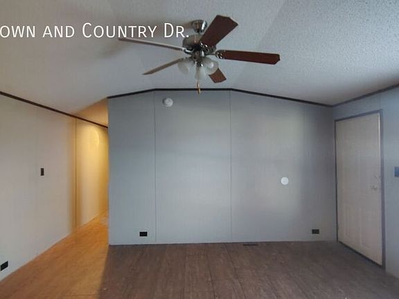 4th image of 101 Town And Country Dr