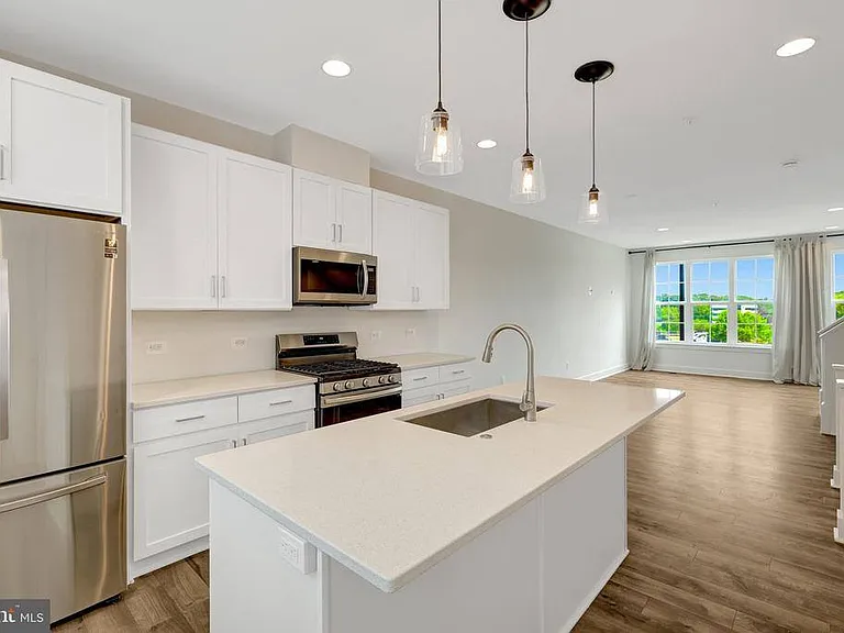 11247 Beaker St — Photo 14
