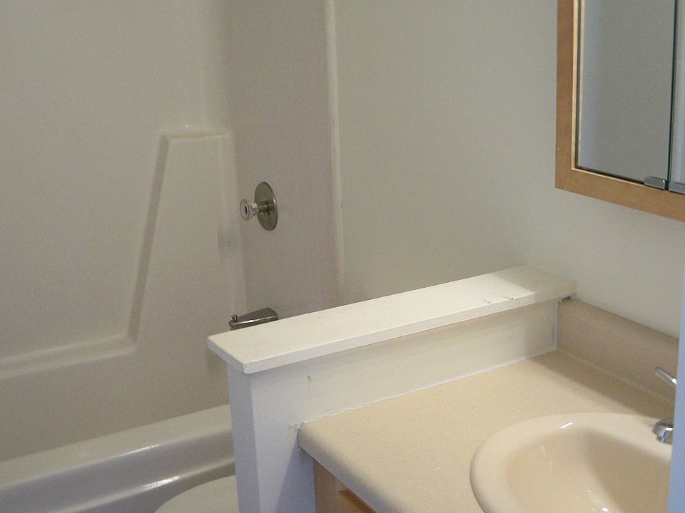 2nd image of 12 Hillcrest Dr APT 2