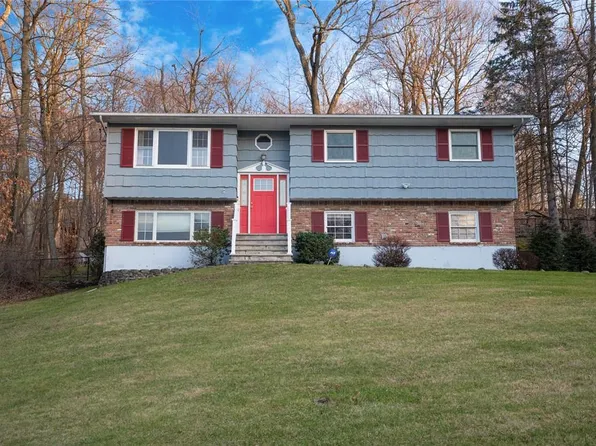 909 Ashland Street, Valley Cottage, NY 10989