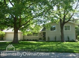 8445 Juniper St, Prairie Village, KS 66207