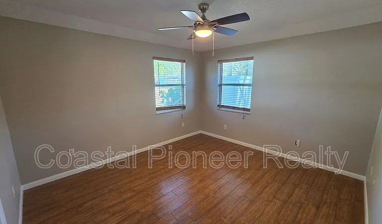 541 Roanoke St — Photo 15