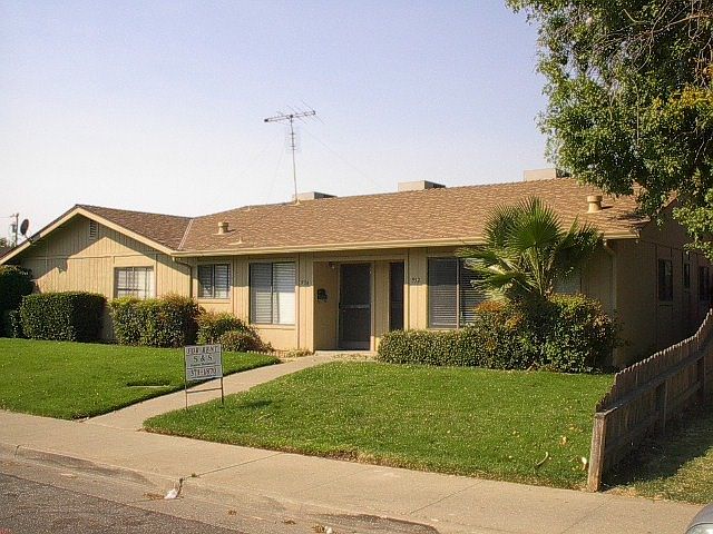 1st image of 932 Briarwood Dr