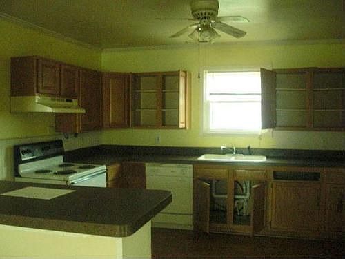 4th image of 1015 Florida St