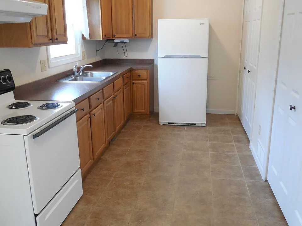 408 Maplebrook Dr
