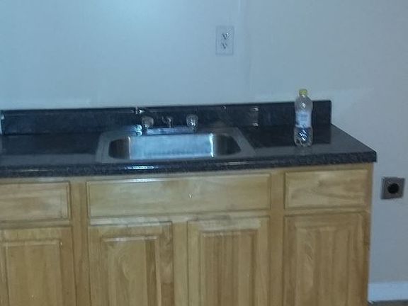 2nd image of 85 Stuyvesant Ave