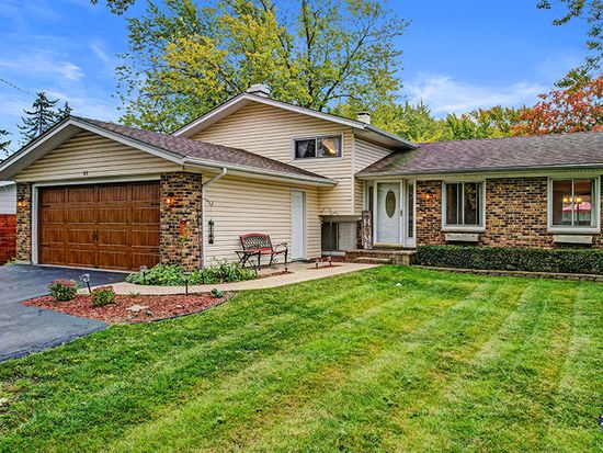 61 Brook Ln, Lindenhurst, IL 60046