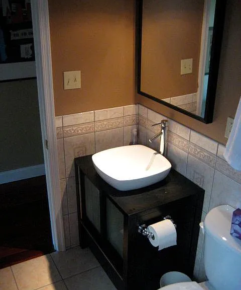2nd floor bathroom