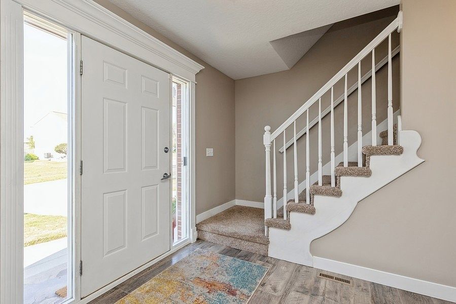 2320 E Luster Ln, Des Moines, IA 50320 Zillow