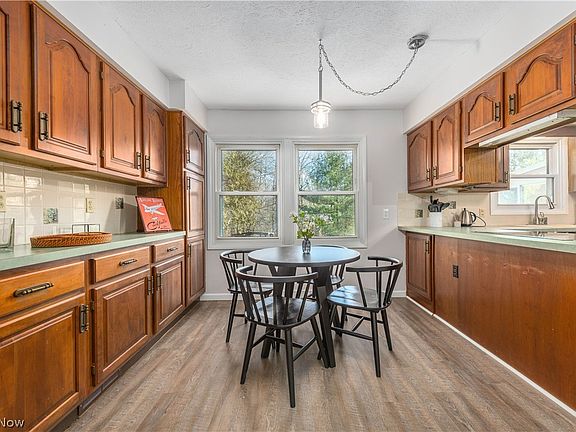 5th image of 7461 River Rd